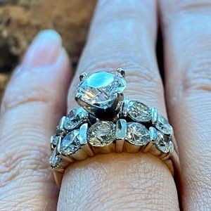 Beautiful Diamond Engagement/Wedding Ring Set.